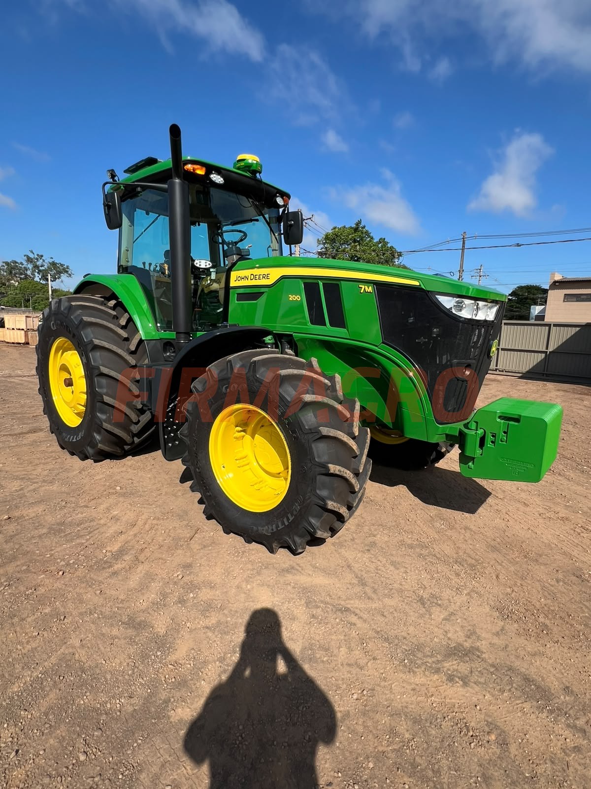 Trator John Deere 7M200